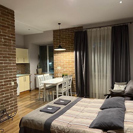 Vip Apartments ! Lviv Buitenkant foto