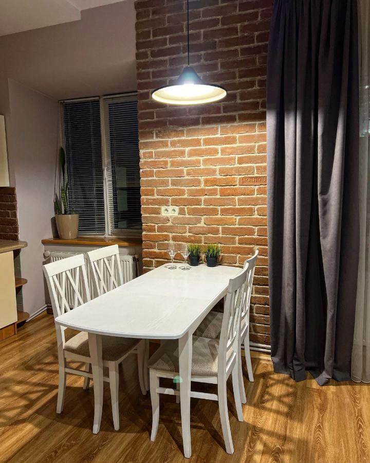 Vip Apartments ! Lviv Buitenkant foto