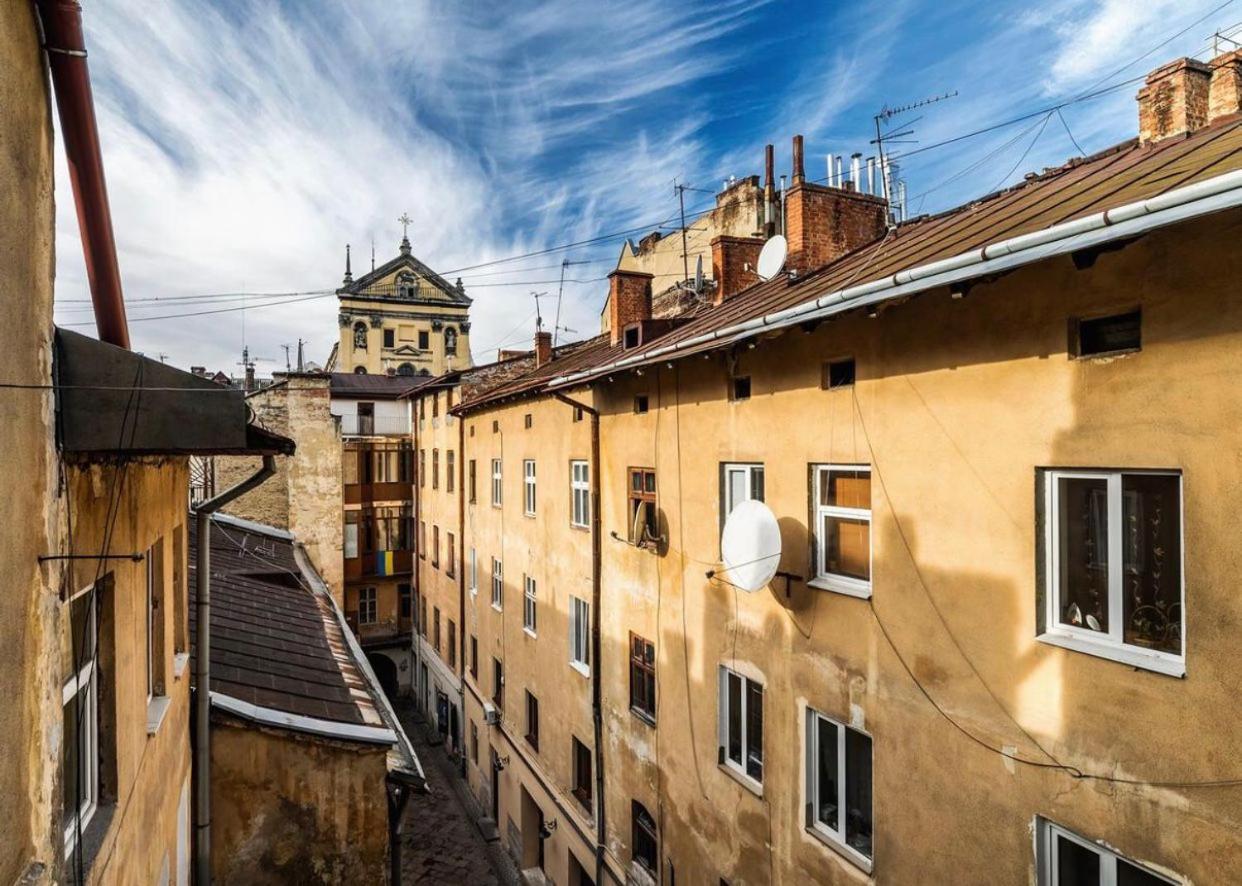 Vip Apartments ! Lviv Buitenkant foto