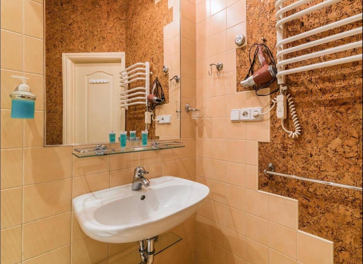 Vip Apartments ! Lviv Buitenkant foto