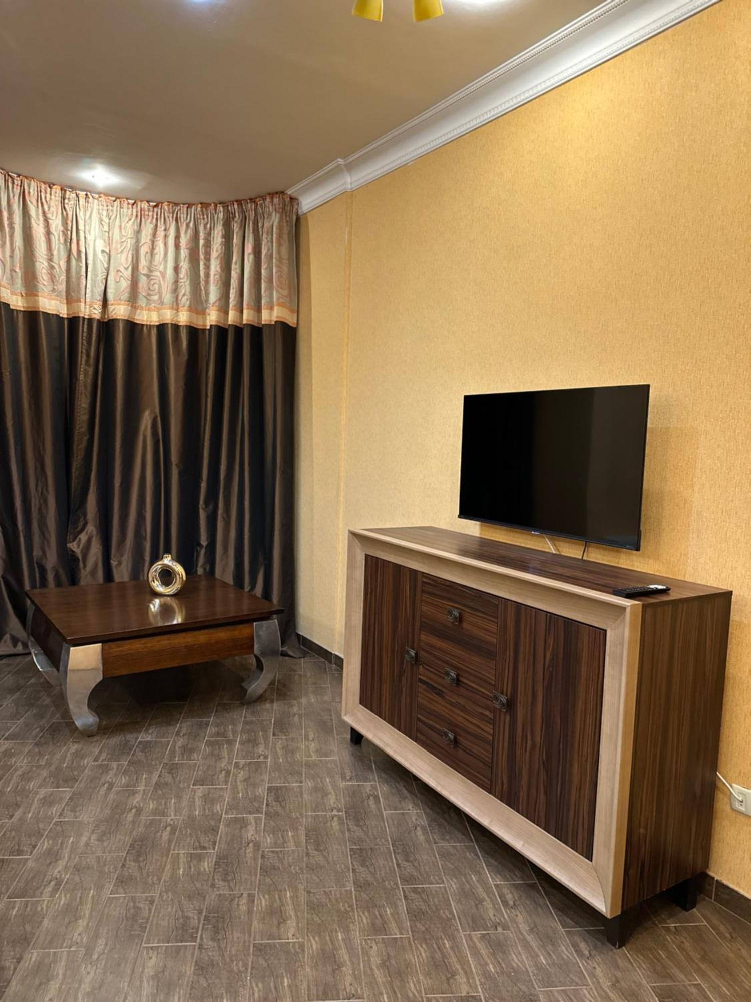 Vip Apartments ! Lviv Buitenkant foto